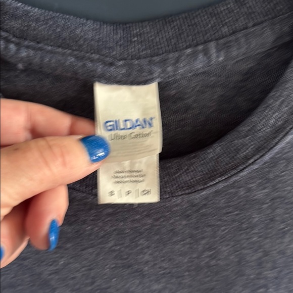 NWOT Gildan Blue Short Sleeve Tee Artistic Design Unisex - Picture 2 of 6